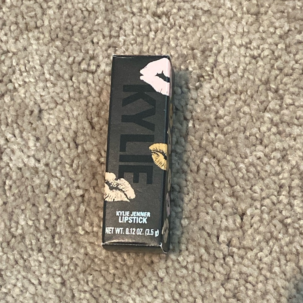 Kylie Jenner Lipstick Nova Matte
